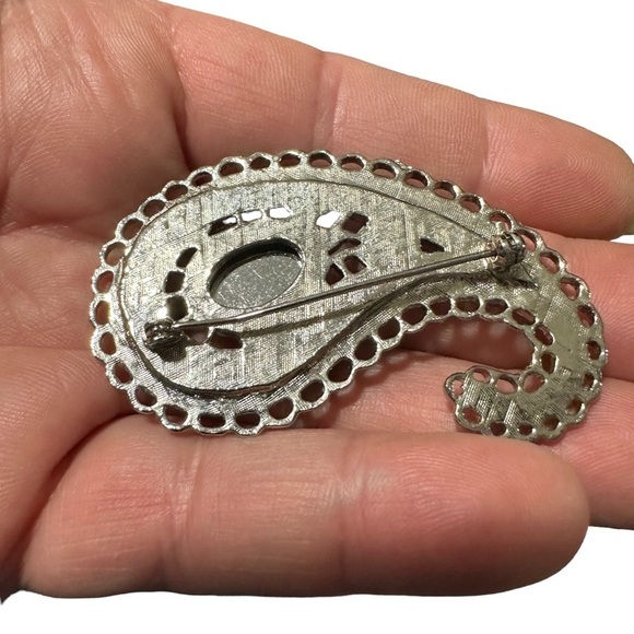 Silver-Toned Teardrop Brooch with 6 Blue Stones & 1 Large Purple Stone No Marks - Picture 6 of 6